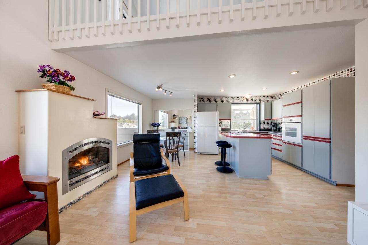 Coastal Dream Villa Depoe Bay Exterior photo